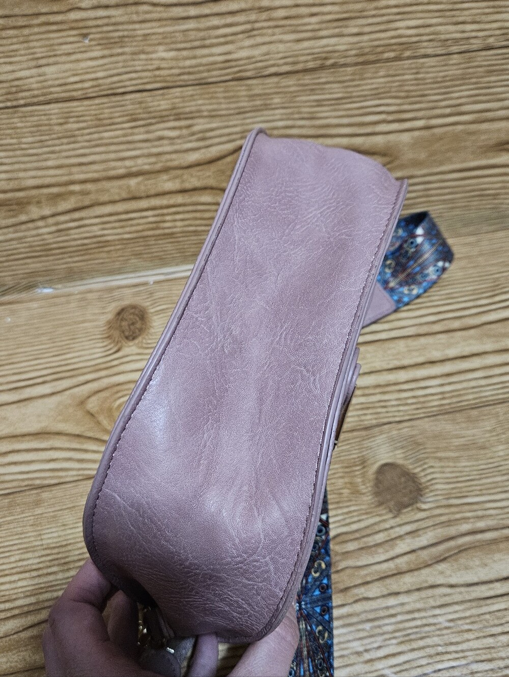 Vegan Leather Purse Crossbody Strap Pink Gold Grommet - Picture 6 of 11